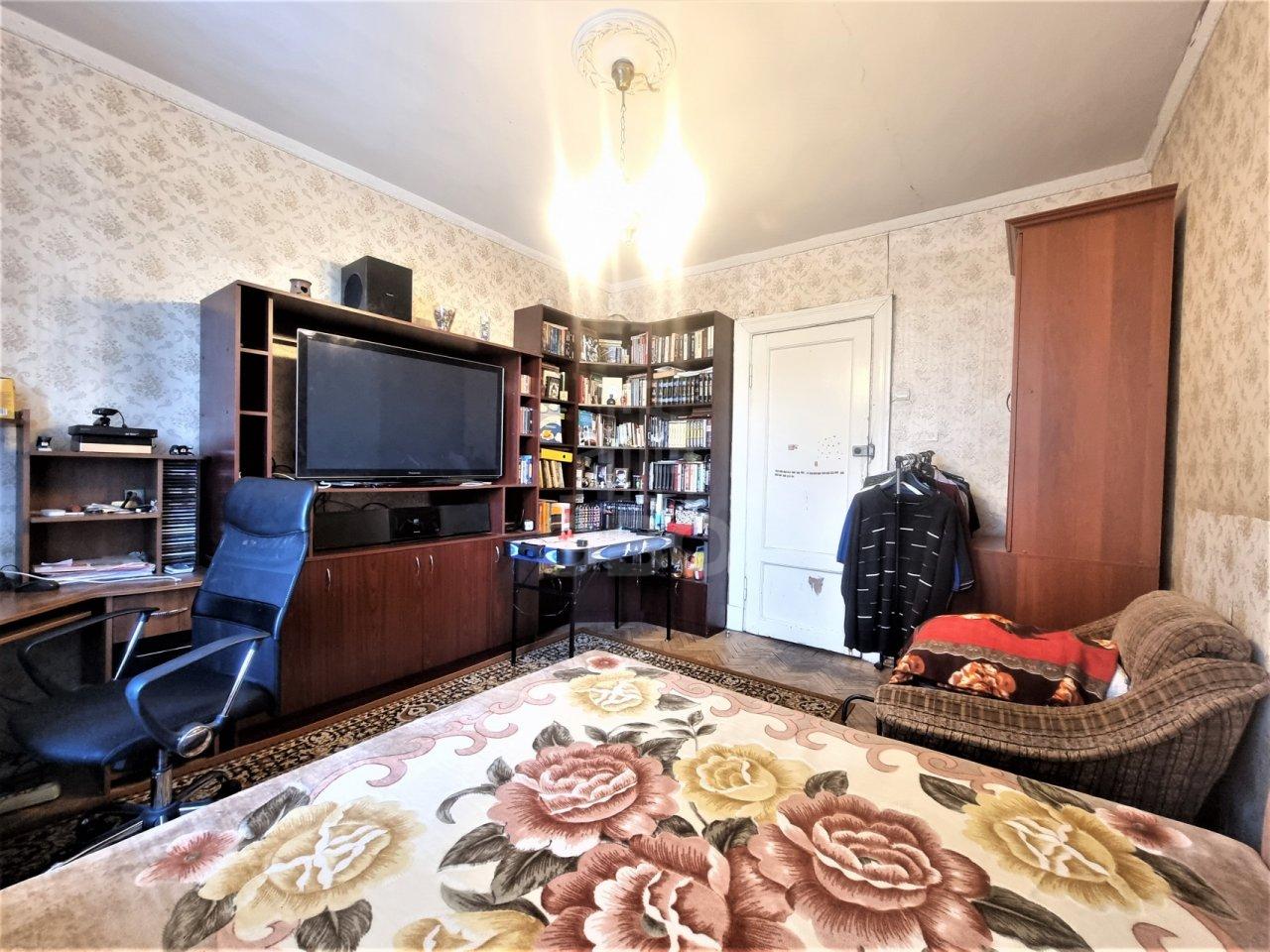 трехкомнатная квартира в Санкт-Петербурге по адресу: Московский проспект, 195