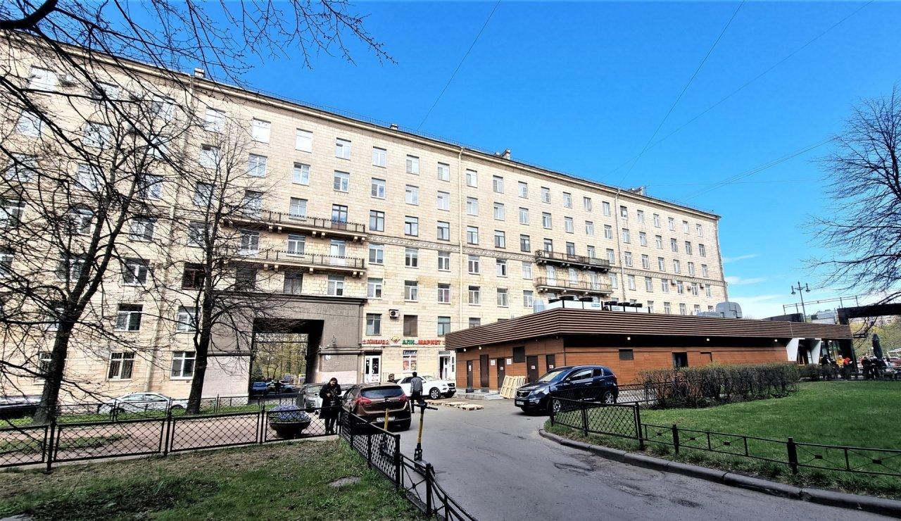 трехкомнатная квартира в Санкт-Петербурге по адресу: Московский проспект, 195