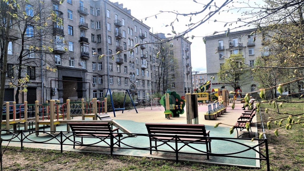 трехкомнатная квартира в Санкт-Петербурге по адресу: Московский проспект, 195