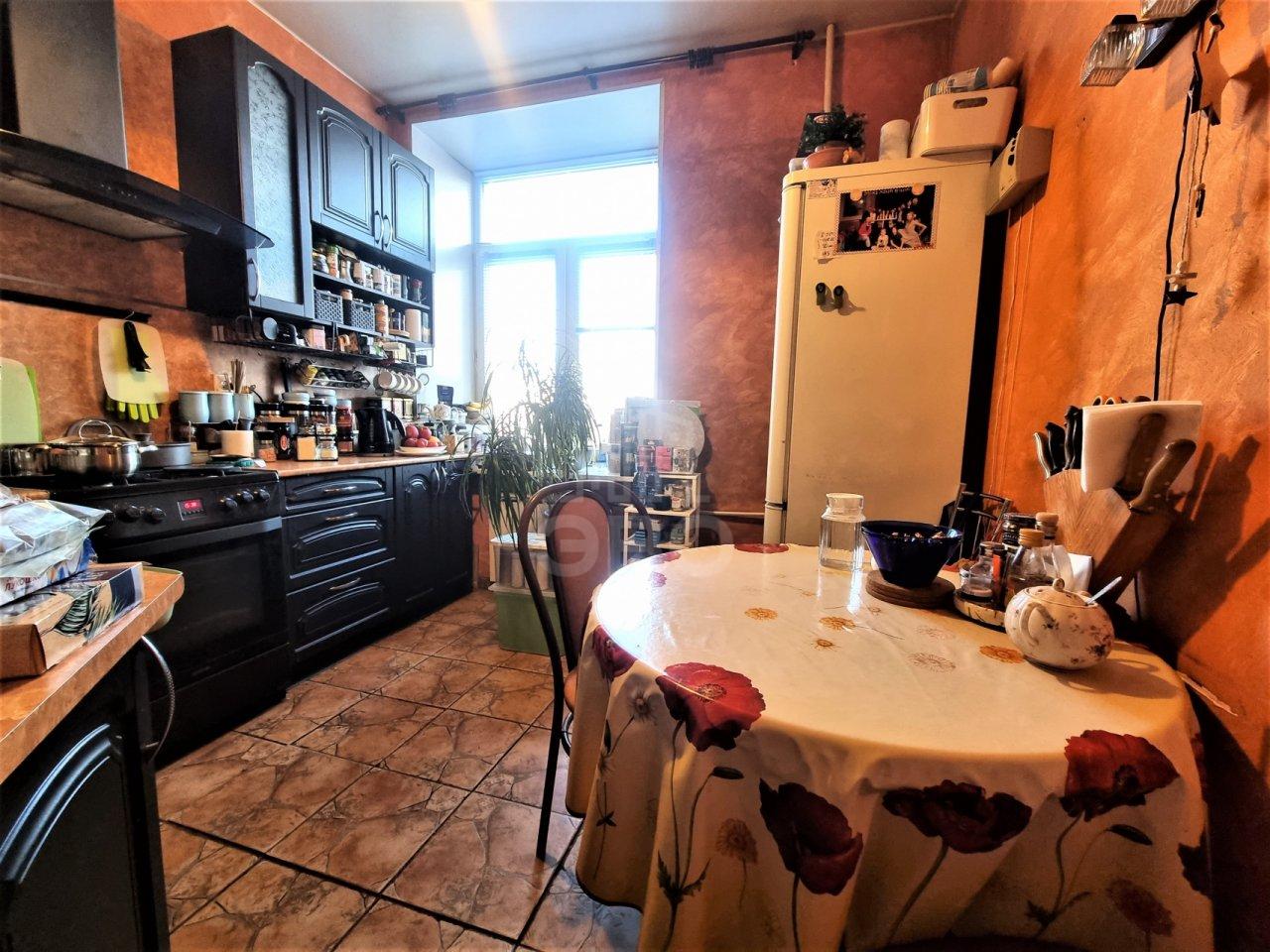 трехкомнатная квартира в Санкт-Петербурге по адресу: Московский проспект, 195