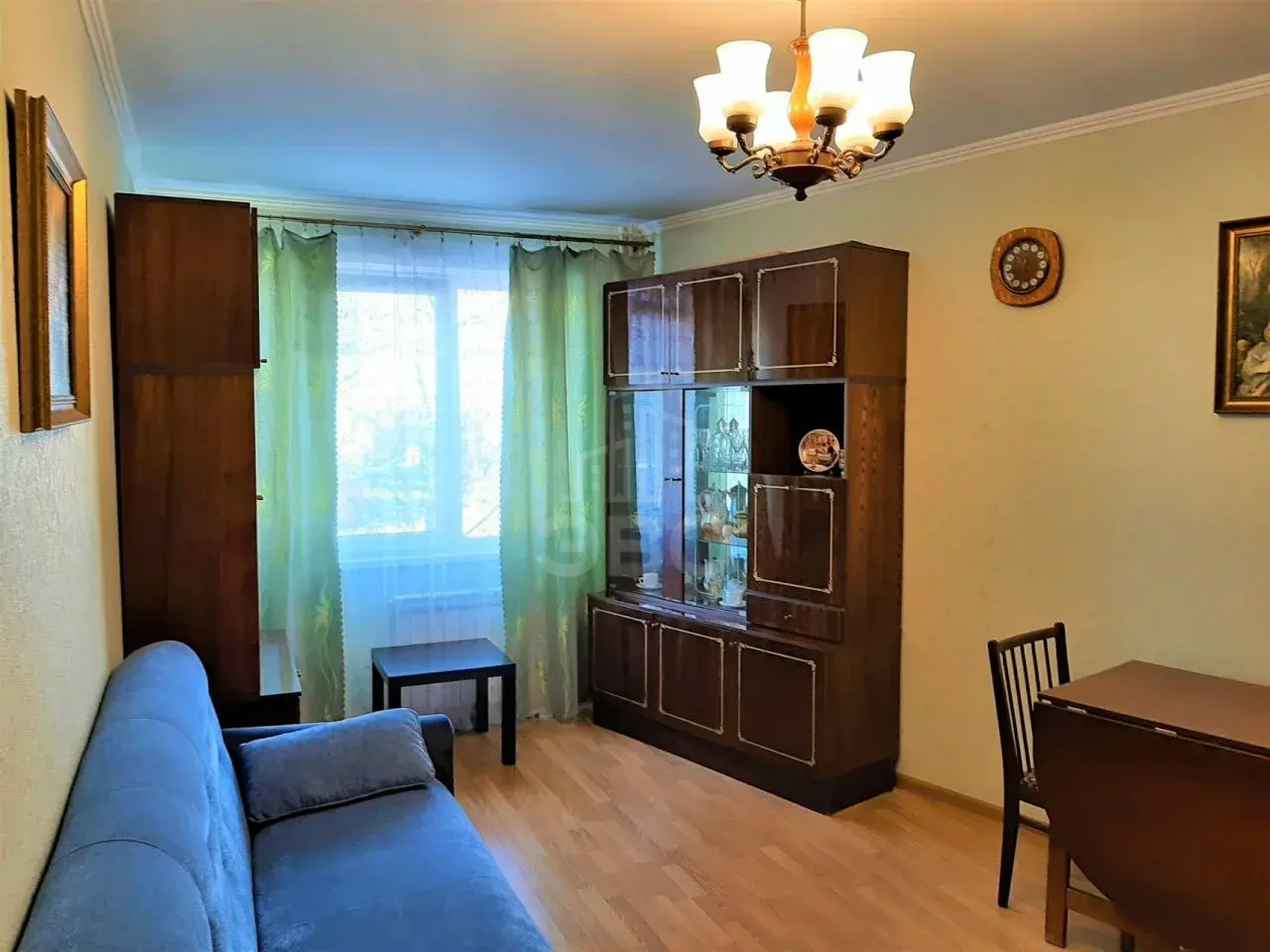 трехкомнатная квартира в Санкт-Петербурге по адресу: Парашютная ул., 4, к 1