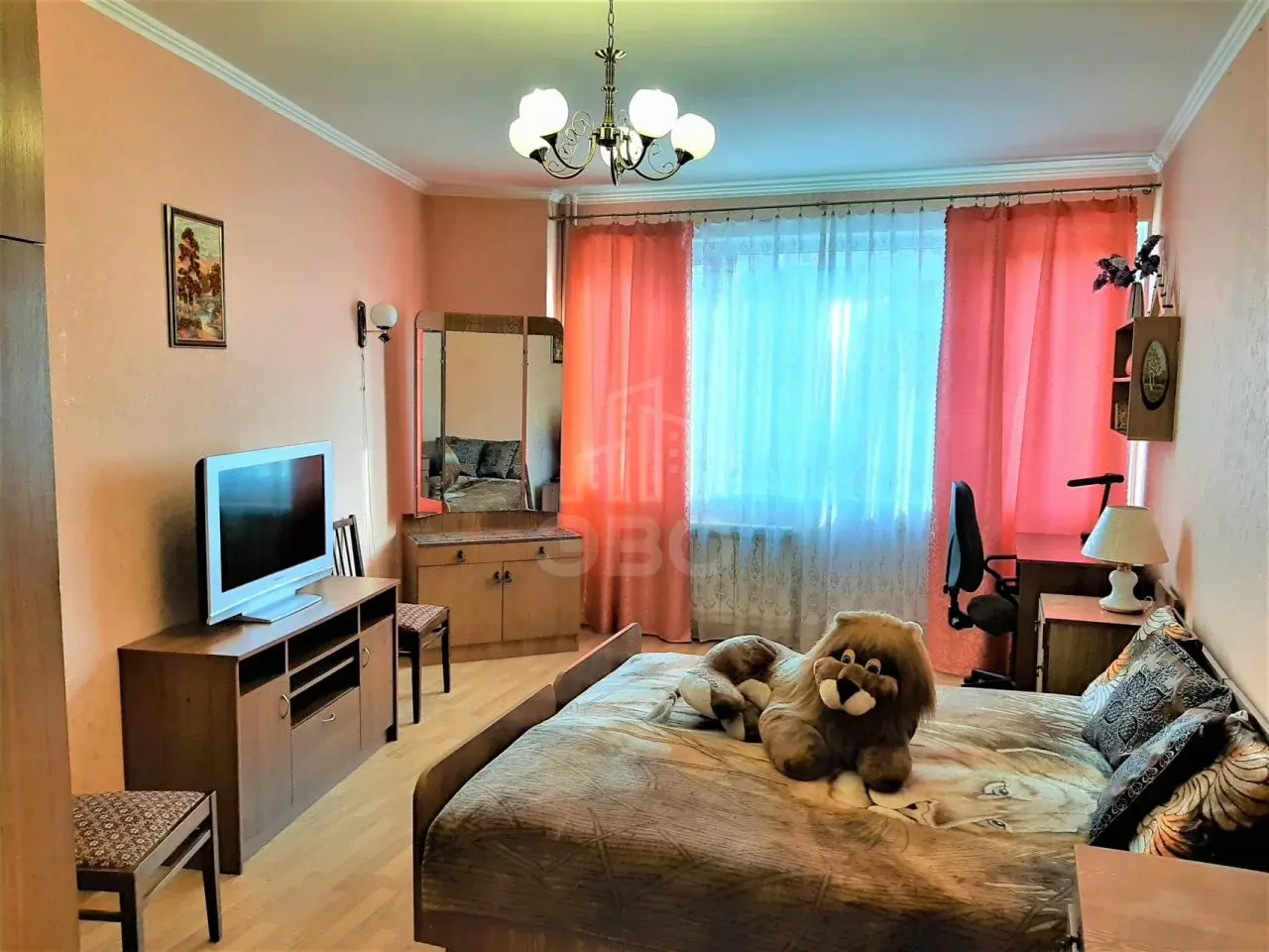 трехкомнатная квартира в Санкт-Петербурге по адресу: Парашютная ул., 4, к 1