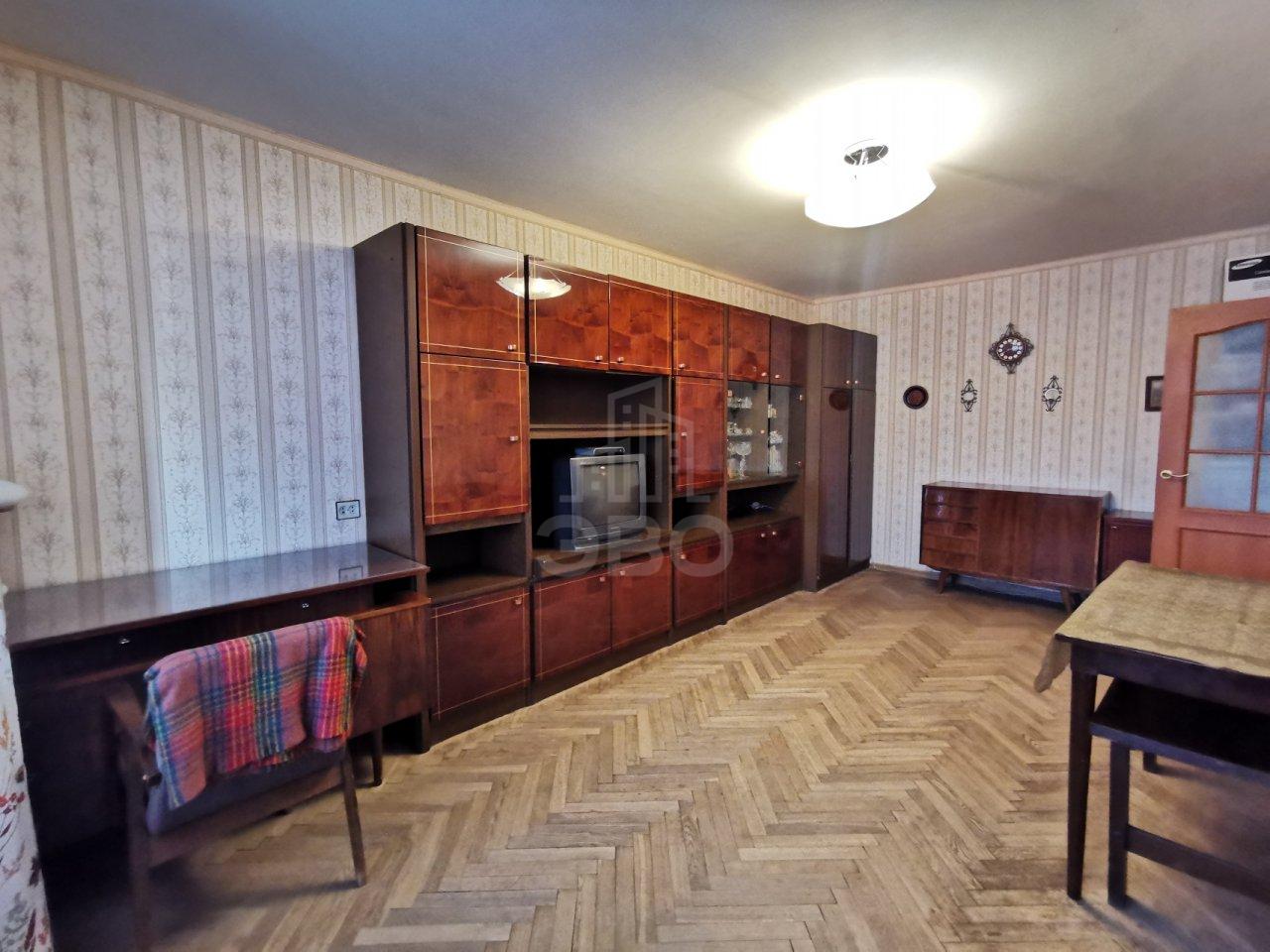 трехкомнатная квартира в Санкт-Петербурге по адресу: Тореза проспект, 33, литера А