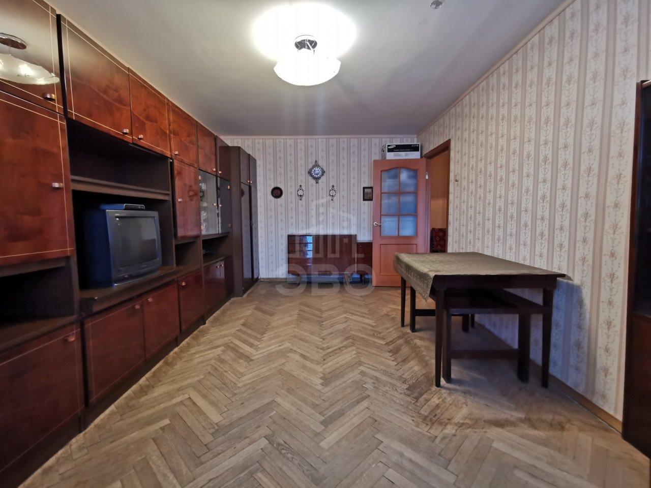 трехкомнатная квартира в Санкт-Петербурге по адресу: Тореза проспект, 33, литера А