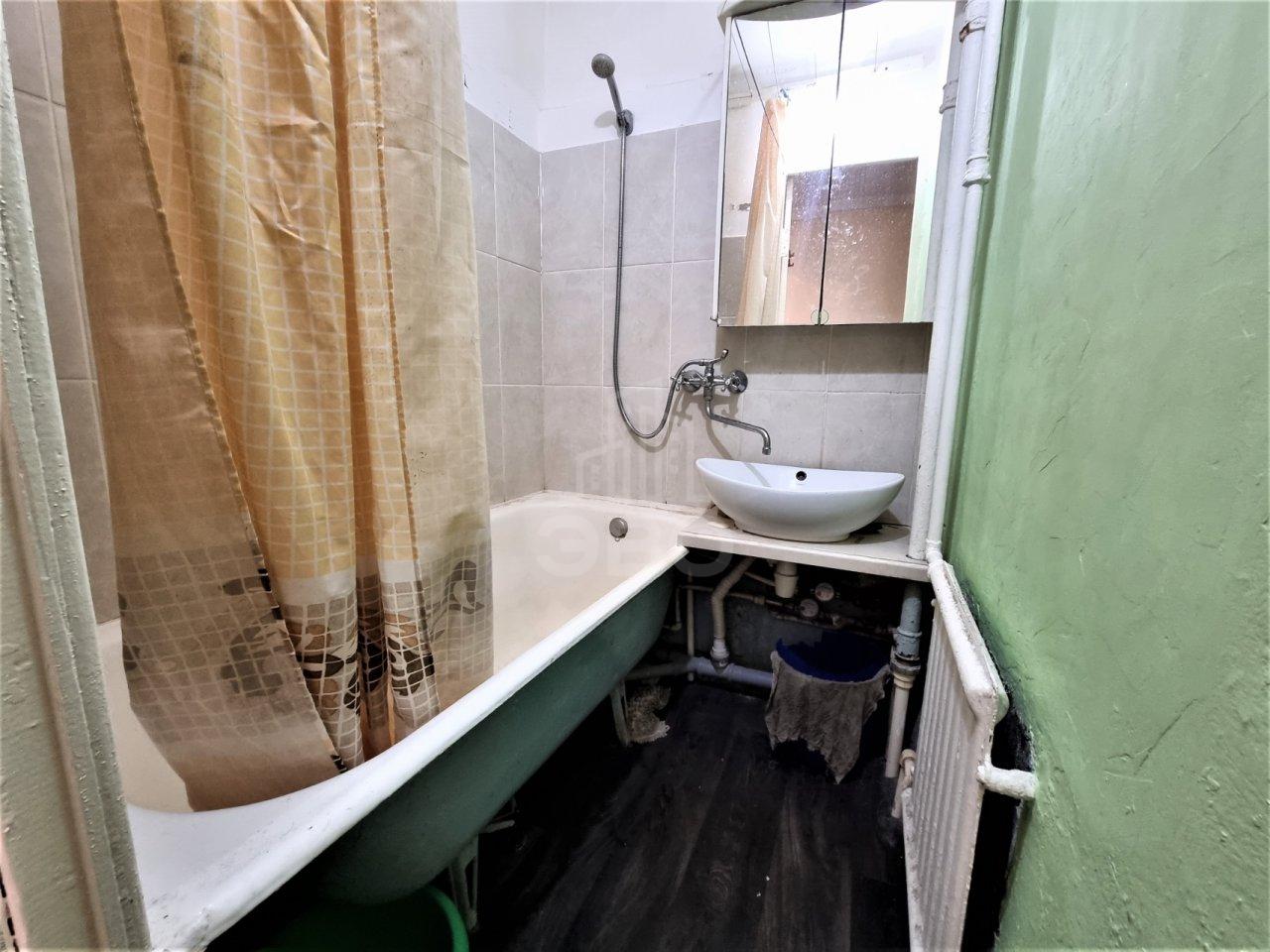 трехкомнатная квартира в Санкт-Петербурге по адресу: Большая Пороховская ул., 34