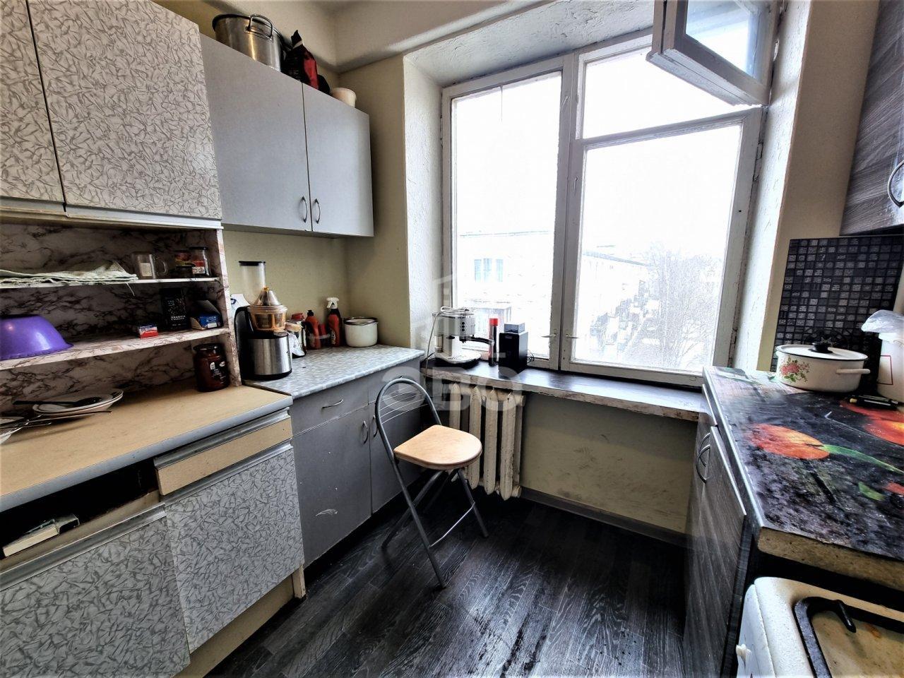 трехкомнатная квартира в Санкт-Петербурге по адресу: Большая Пороховская ул., 34