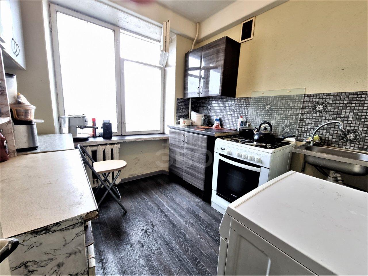 трехкомнатная квартира в Санкт-Петербурге по адресу: Большая Пороховская ул., 34