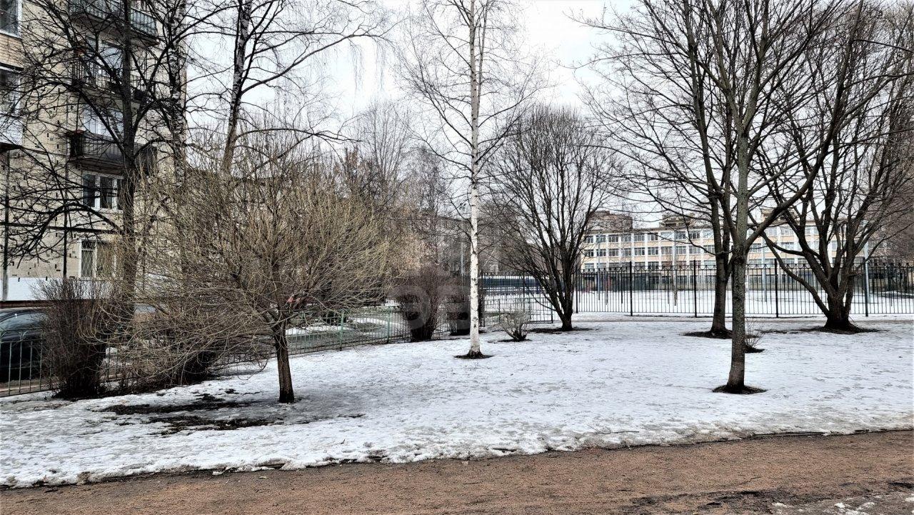 трехкомнатная квартира в Санкт-Петербурге по адресу: Большая Пороховская ул., 34