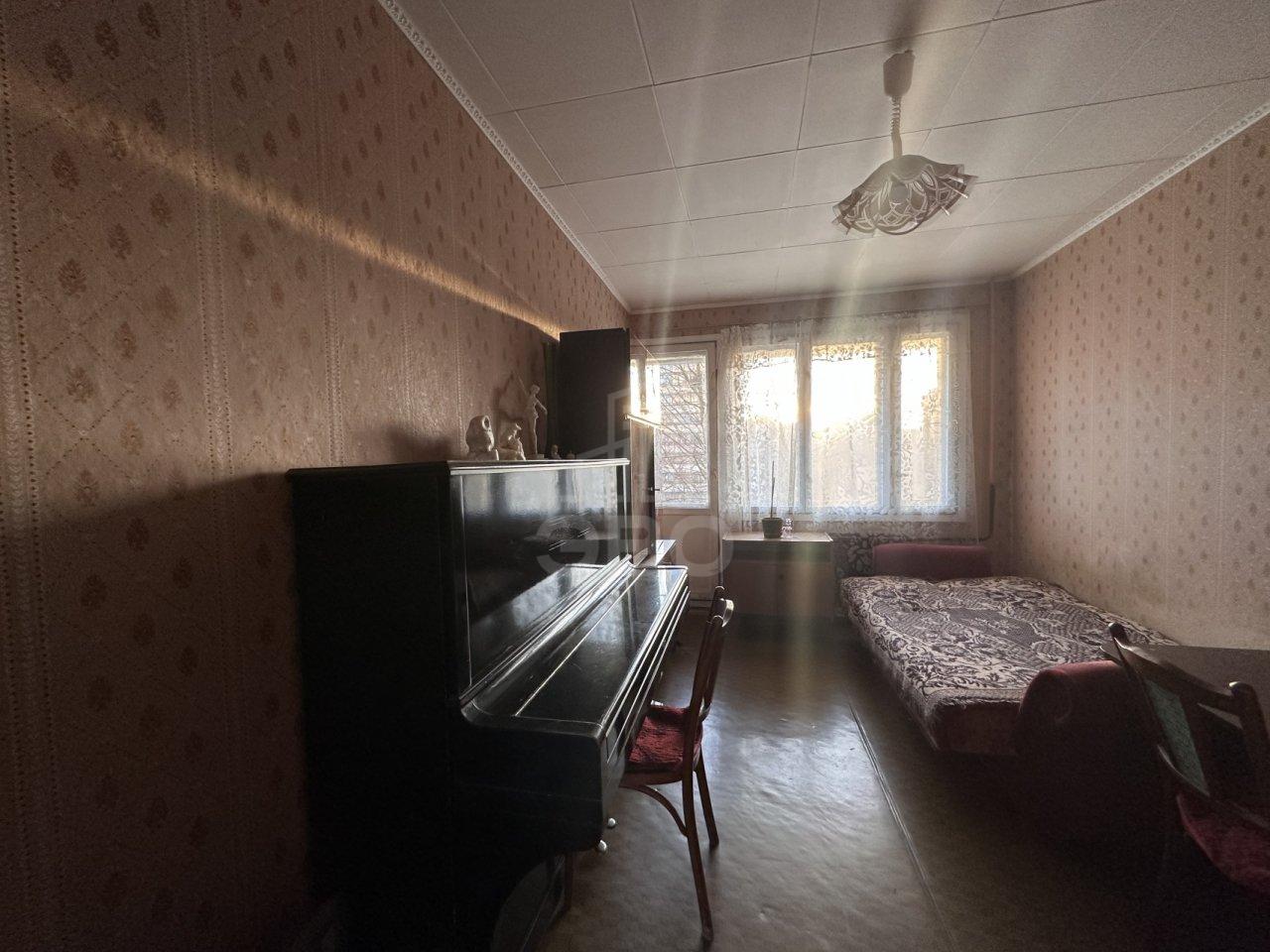 трехкомнатная квартира в Санкт-Петербурге по адресу: Тамбасова ул., 6, к 1