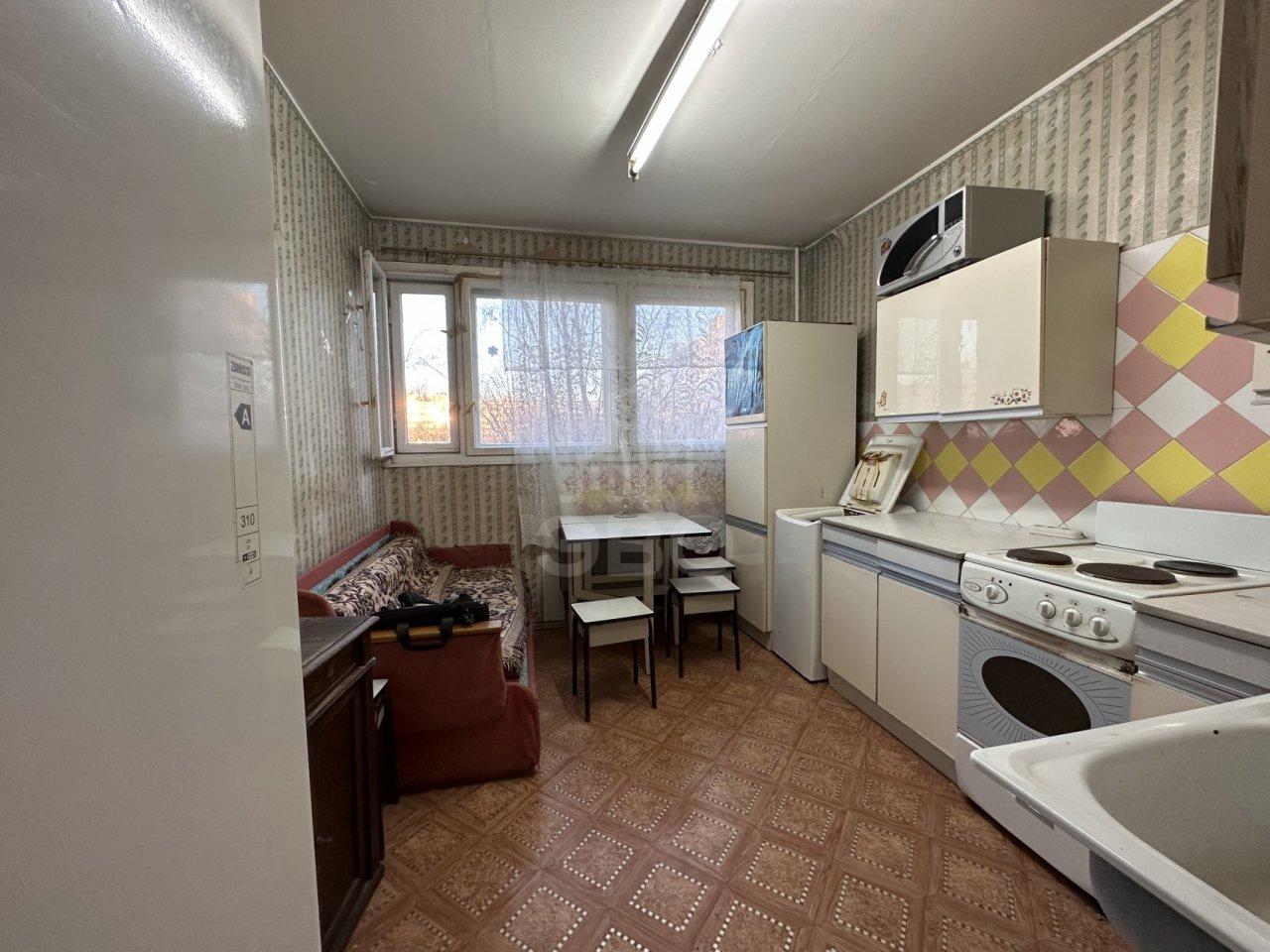 трехкомнатная квартира в Санкт-Петербурге по адресу: Тамбасова ул., 6, к 1