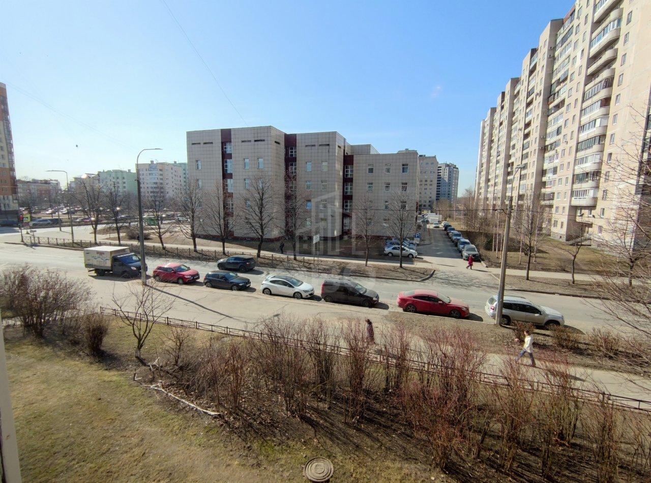 трехкомнатная квартира в Санкт-Петербурге по адресу: Вербная ул., 18, к 1, литера А