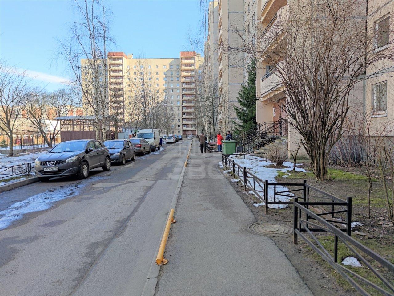 трехкомнатная квартира в Санкт-Петербурге по адресу: Вербная ул., 18, к 1, литера А