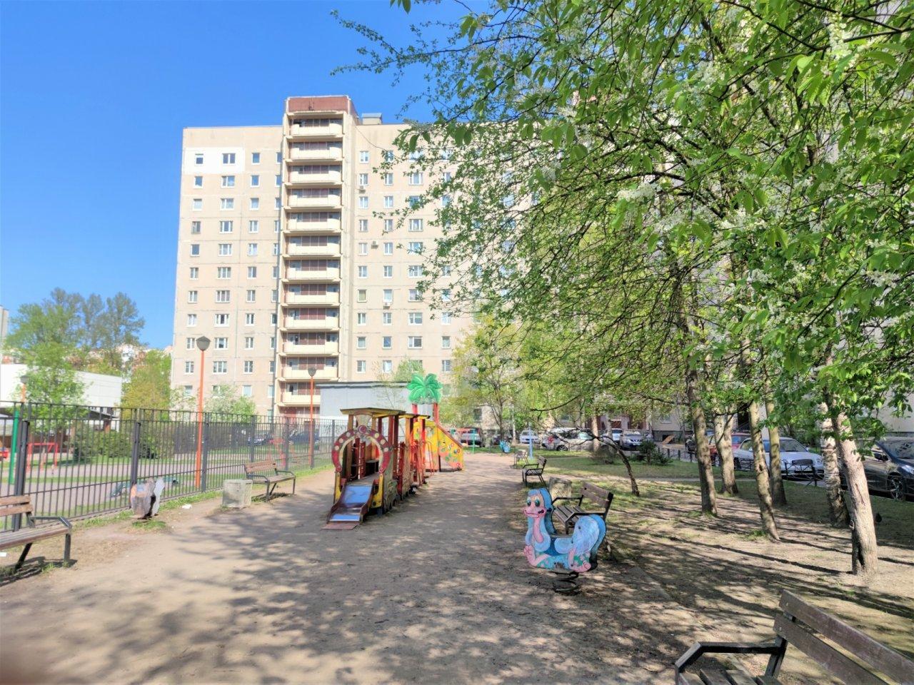 трехкомнатная квартира в Санкт-Петербурге по адресу: Вербная ул., 18, к 1, литера А