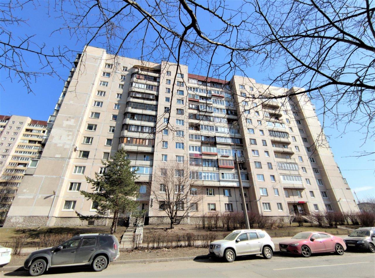 трехкомнатная квартира в Санкт-Петербурге по адресу: Вербная ул., 18, к 1, литера А