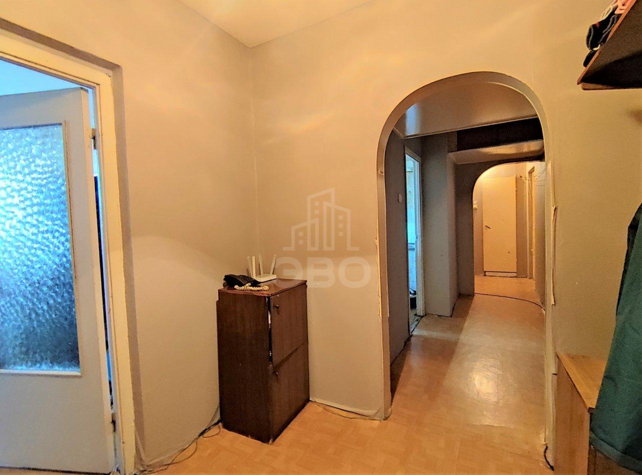 трехкомнатная квартира в Санкт-Петербурге по адресу: Вербная ул., 18, к 1, литера А