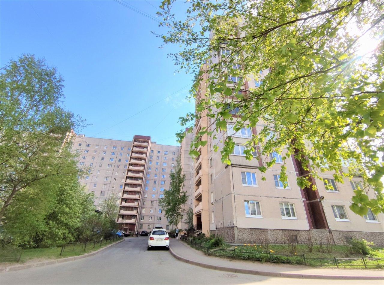 трехкомнатная квартира в Санкт-Петербурге по адресу: Вербная ул., 18, к 1, литера А