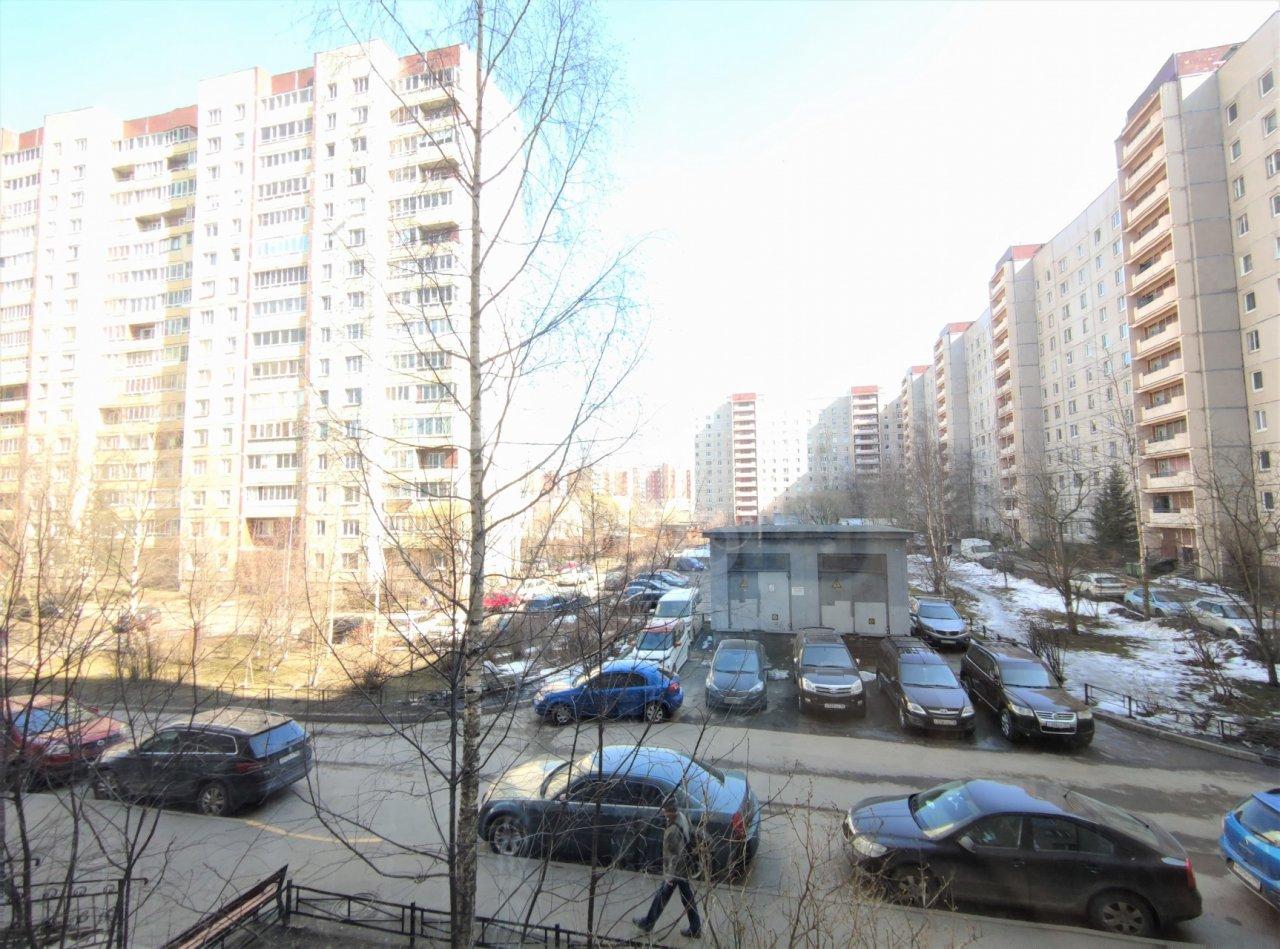 трехкомнатная квартира в Санкт-Петербурге по адресу: Вербная ул., 18, к 1, литера А