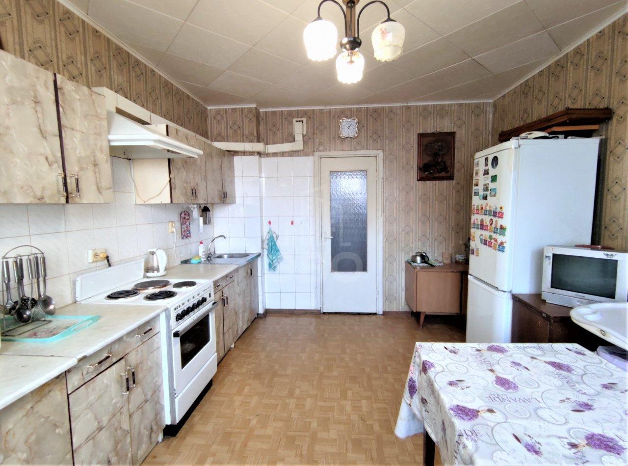 трехкомнатная квартира в Санкт-Петербурге по адресу: Вербная ул., 18, к 1, литера А