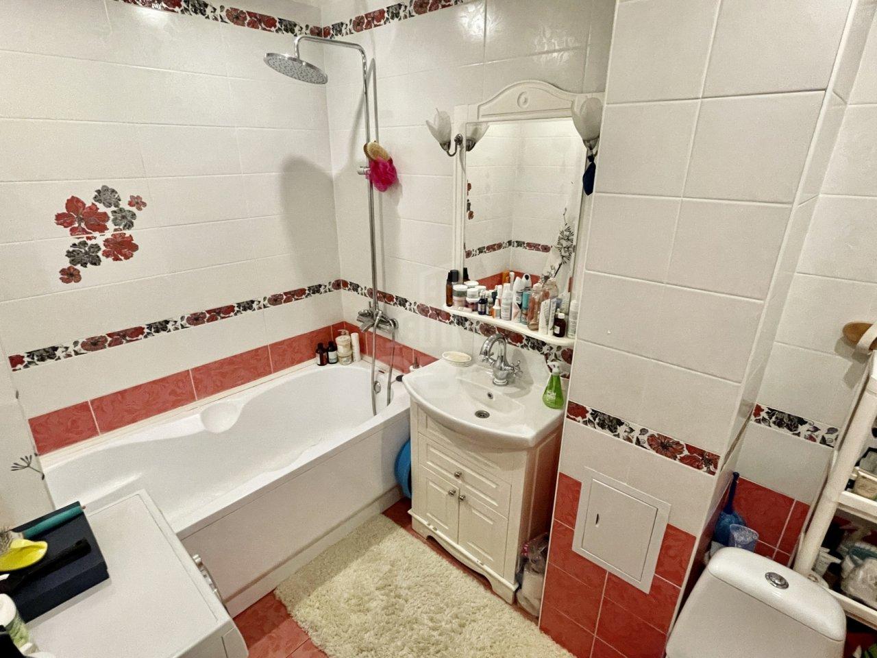 однокомнатная квартира в Санкт-Петербурге по адресу: Мебельная ул., 47, к 1