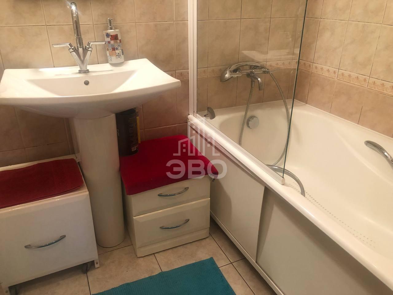 трехкомнатная квартира в Санкт-Петербурге по адресу: Свердловская наб., 14, к 2