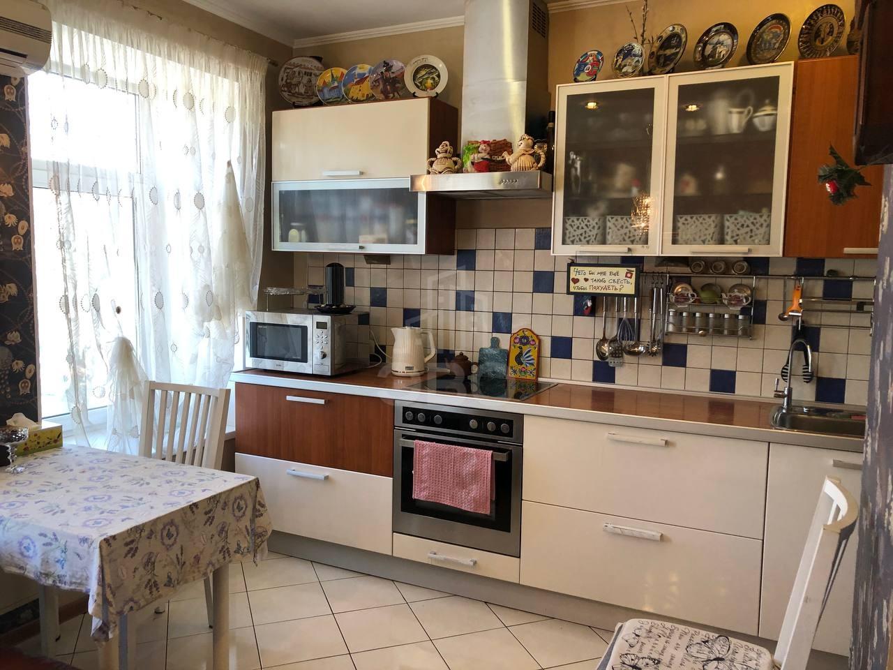 трехкомнатная квартира в Санкт-Петербурге по адресу: Свердловская наб., 14, к 2