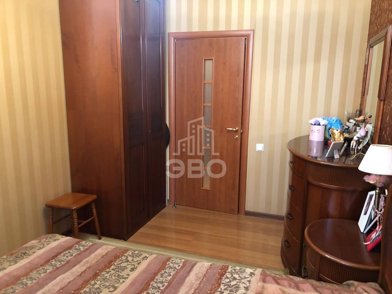 трехкомнатная квартира в Санкт-Петербурге по адресу: Свердловская наб., 14, к 2