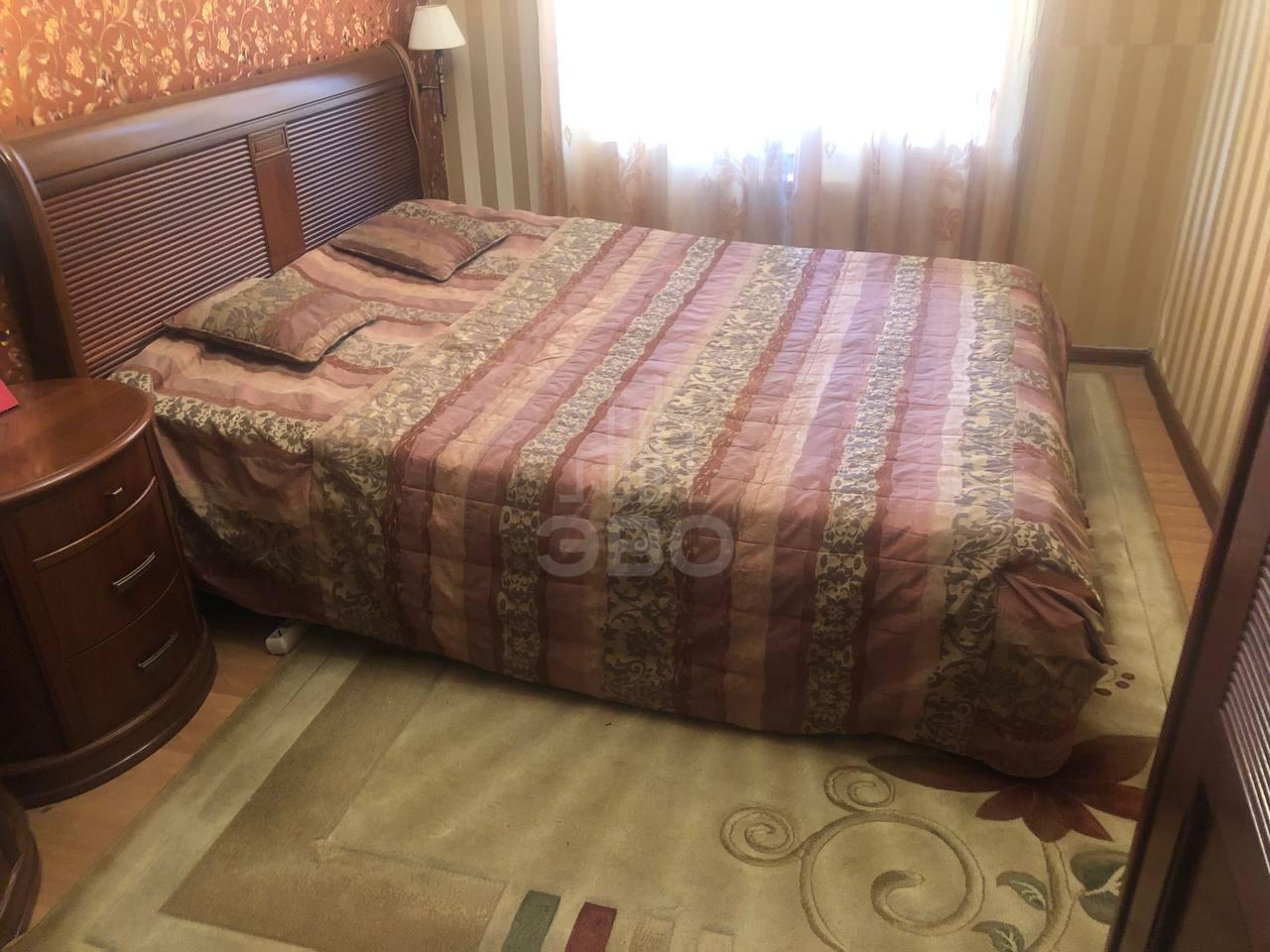 трехкомнатная квартира в Санкт-Петербурге по адресу: Свердловская наб., 14, к 2