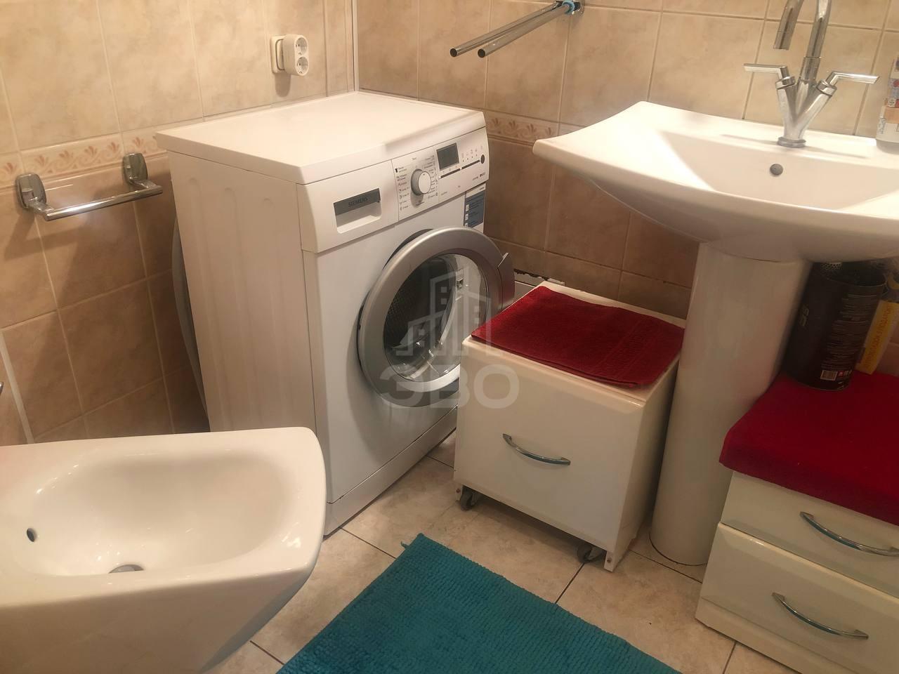 трехкомнатная квартира в Санкт-Петербурге по адресу: Свердловская наб., 14, к 2