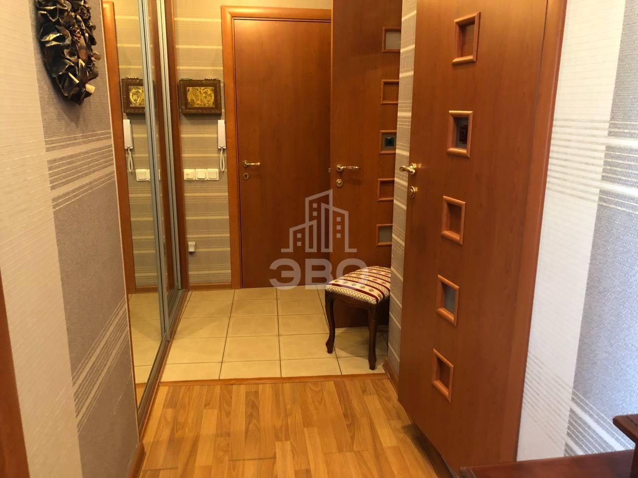 трехкомнатная квартира в Санкт-Петербурге по адресу: Свердловская наб., 14, к 2