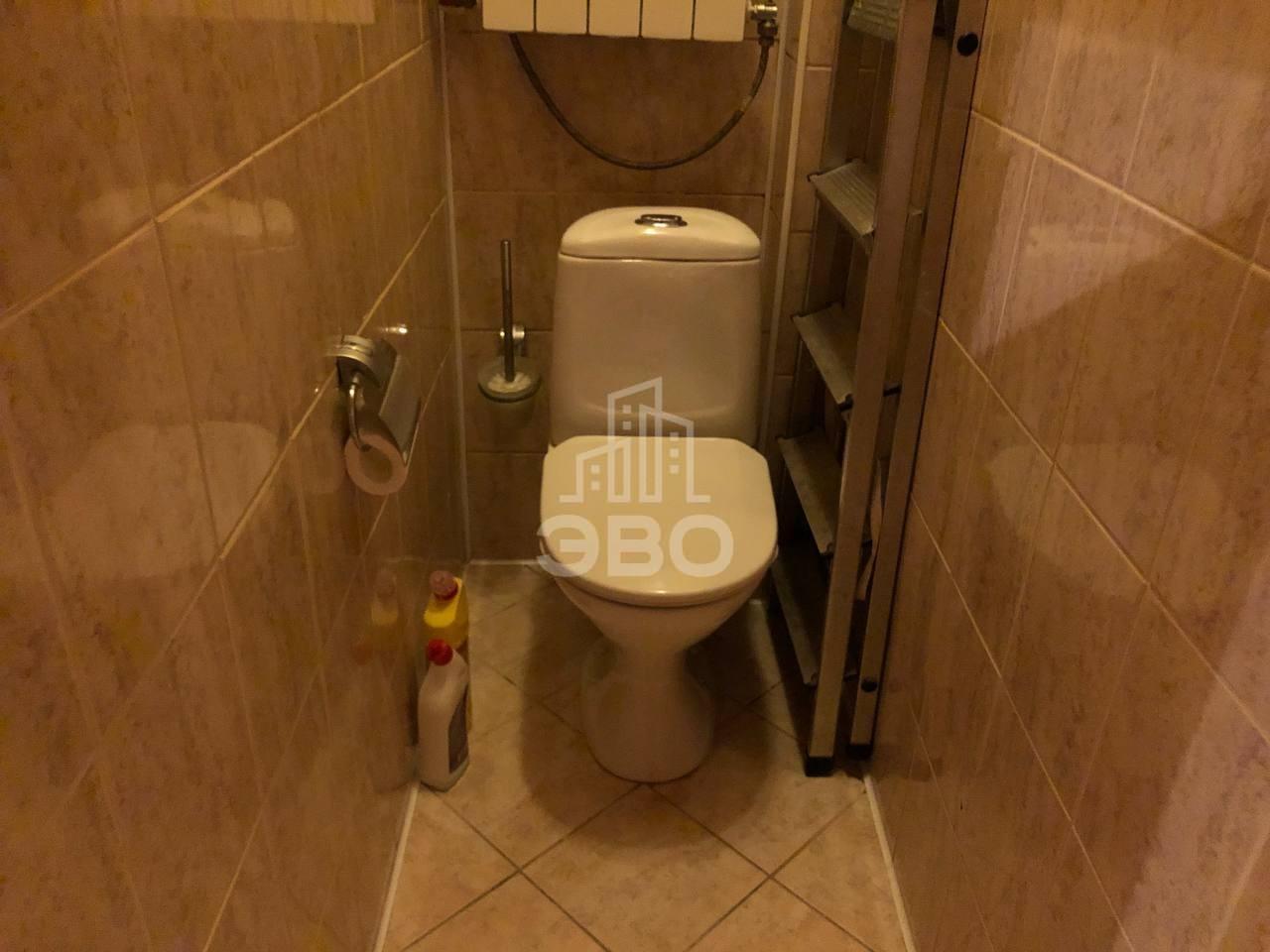 трехкомнатная квартира в Санкт-Петербурге по адресу: Свердловская наб., 14, к 2