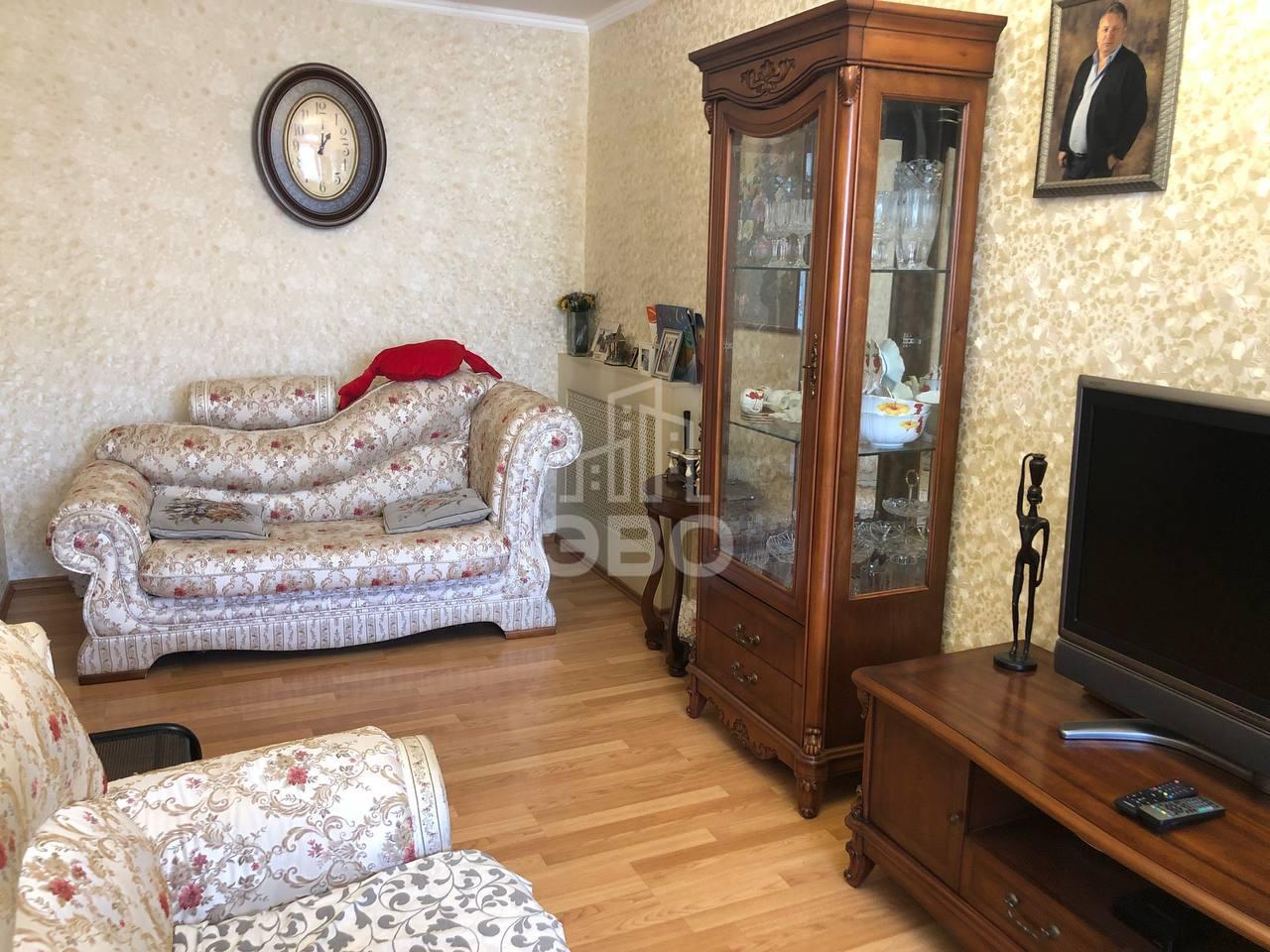 трехкомнатная квартира в Санкт-Петербурге по адресу: Свердловская наб., 14, к 2