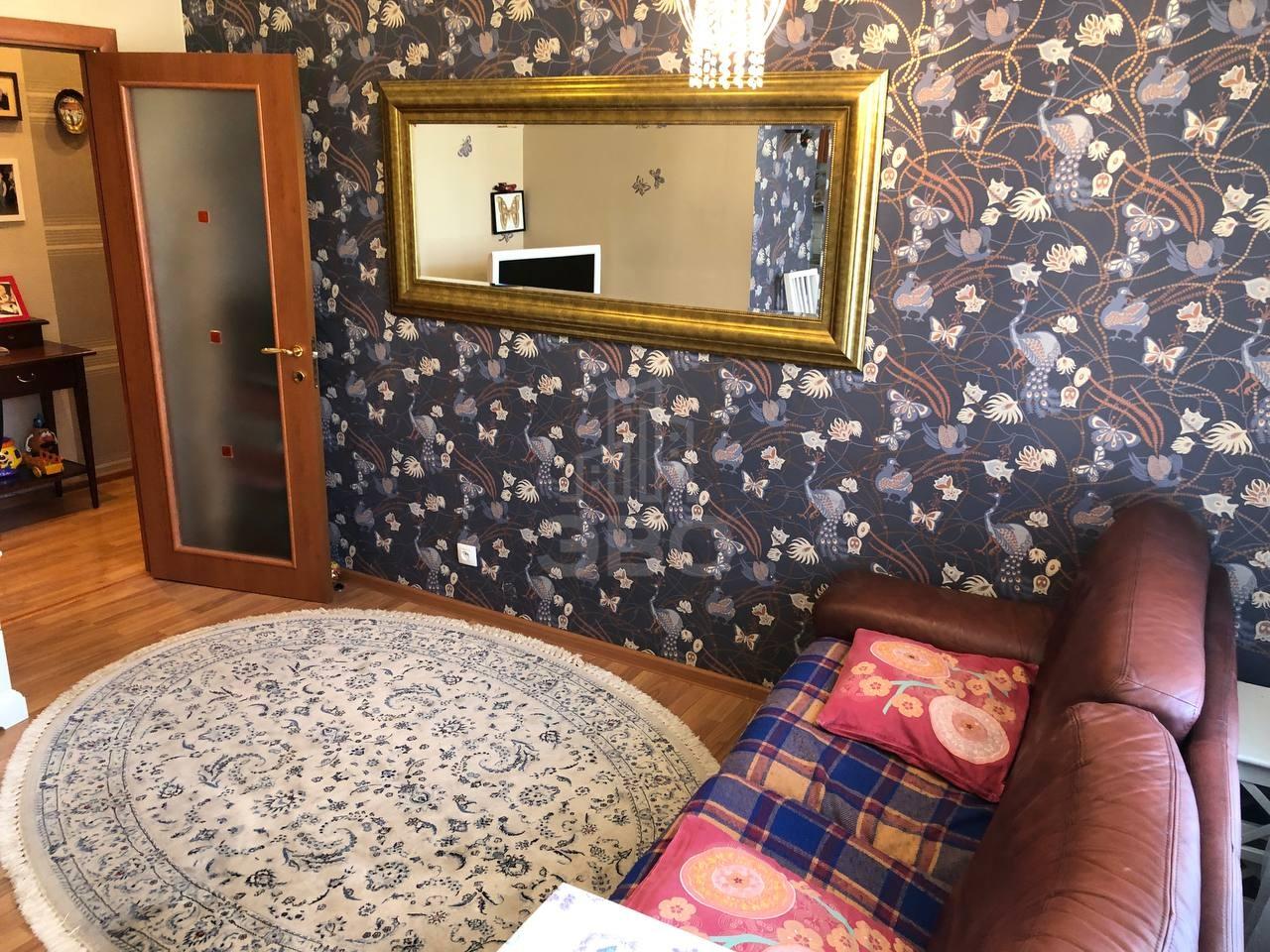 трехкомнатная квартира в Санкт-Петербурге по адресу: Свердловская наб., 14, к 2