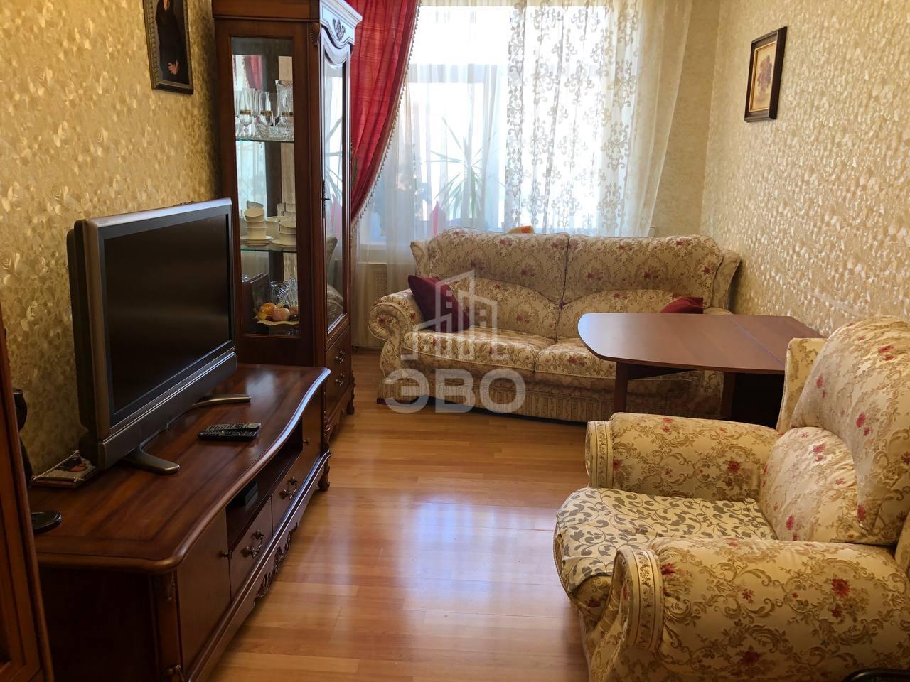 трехкомнатная квартира в Санкт-Петербурге по адресу: Свердловская наб., 14, к 2