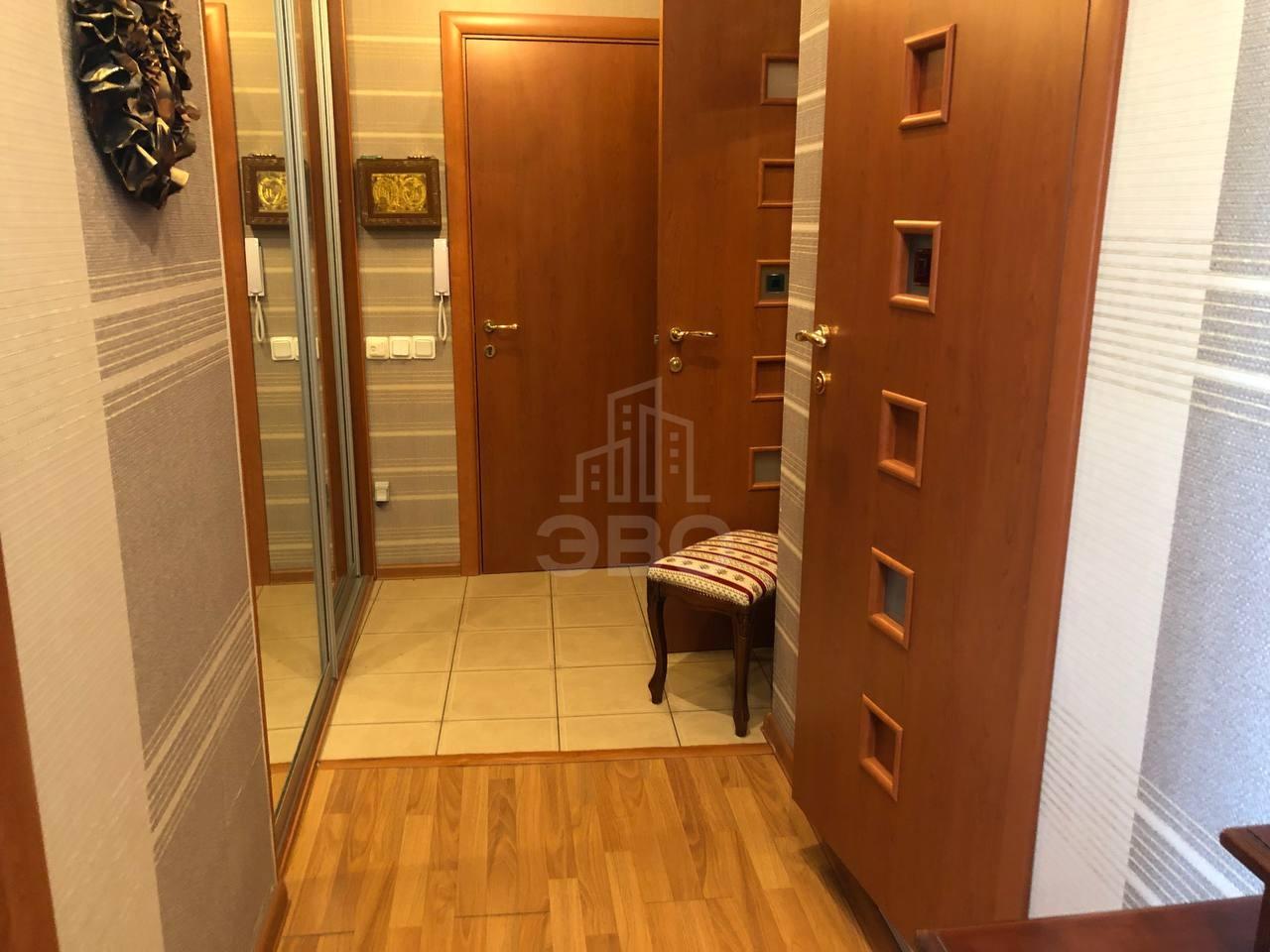 трехкомнатная квартира в Санкт-Петербурге по адресу: Свердловская наб., 14, к 2