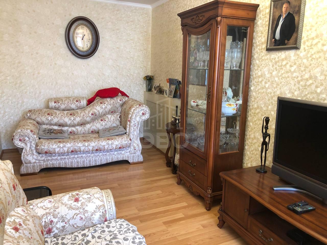 трехкомнатная квартира в Санкт-Петербурге по адресу: Свердловская наб., 14, к 2