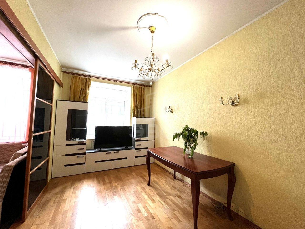 четырехкомнатная квартира в Санкт-Петербурге по адресу: Выборгская наб., 27/6