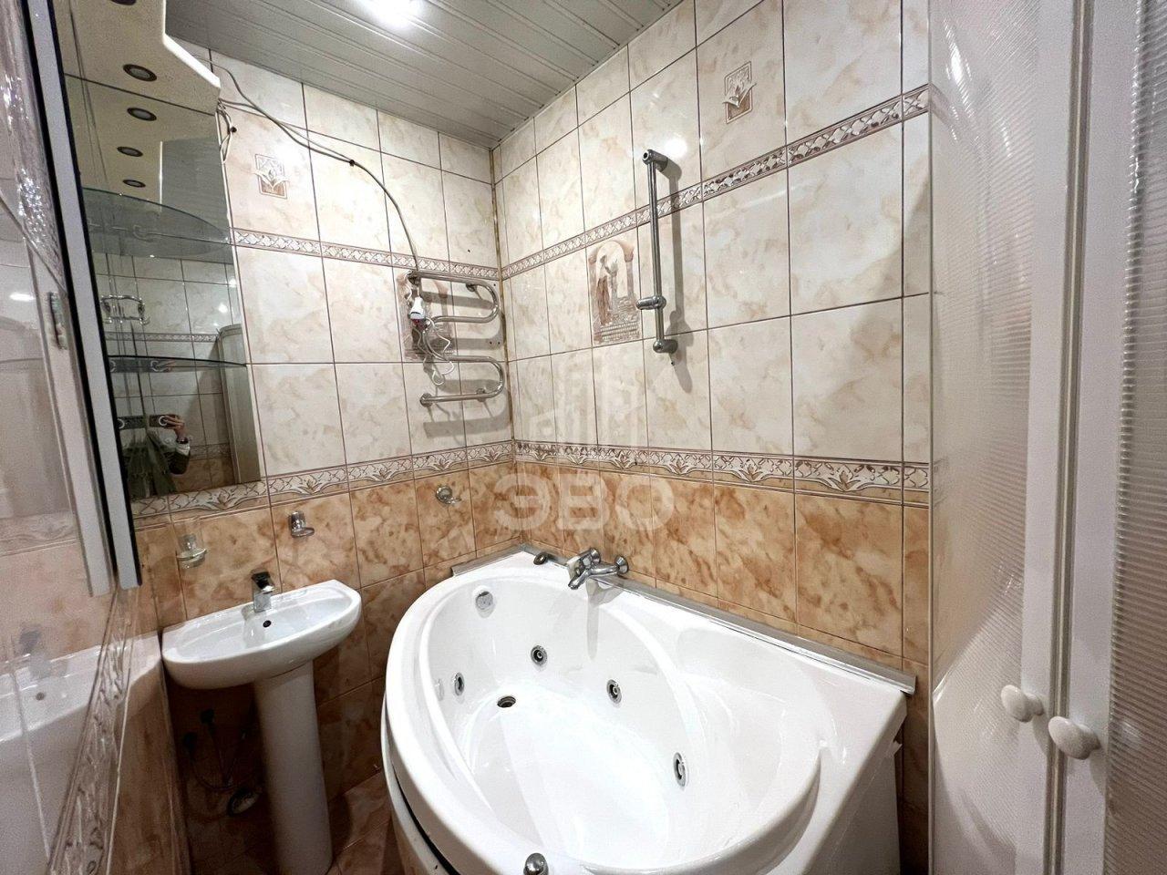 четырехкомнатная квартира в Санкт-Петербурге по адресу: Выборгская наб., 27/6