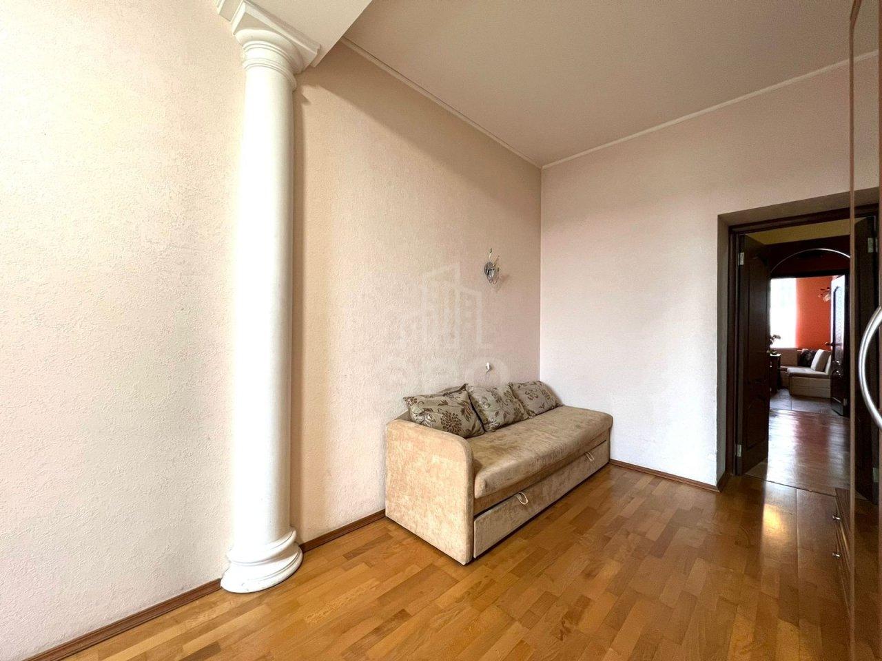 четырехкомнатная квартира в Санкт-Петербурге по адресу: Выборгская наб., 27/6