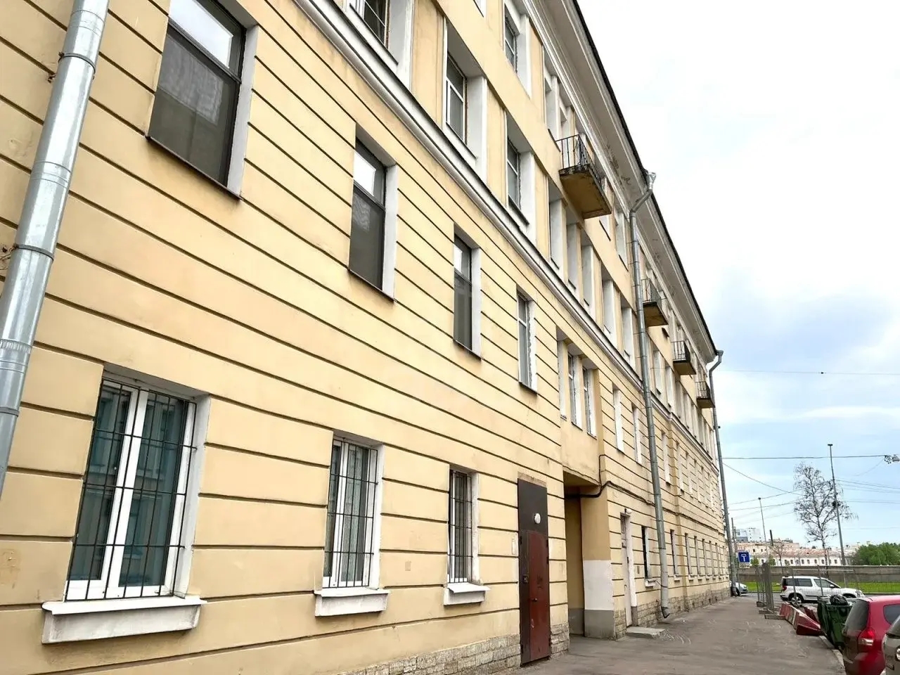 четырехкомнатная квартира в Санкт-Петербурге по адресу: Выборгская наб., 27/6