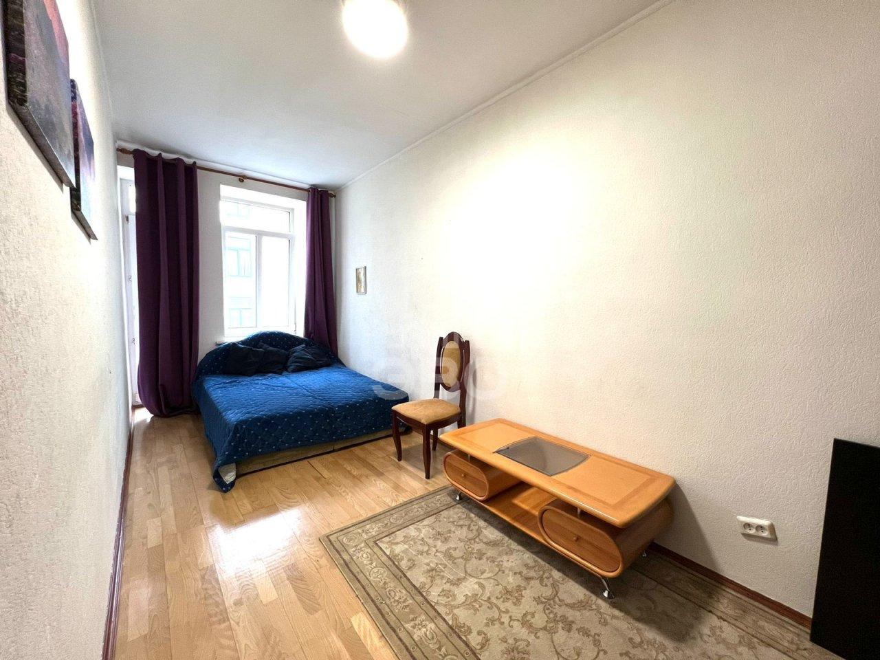 четырехкомнатная квартира в Санкт-Петербурге по адресу: Выборгская наб., 27/6