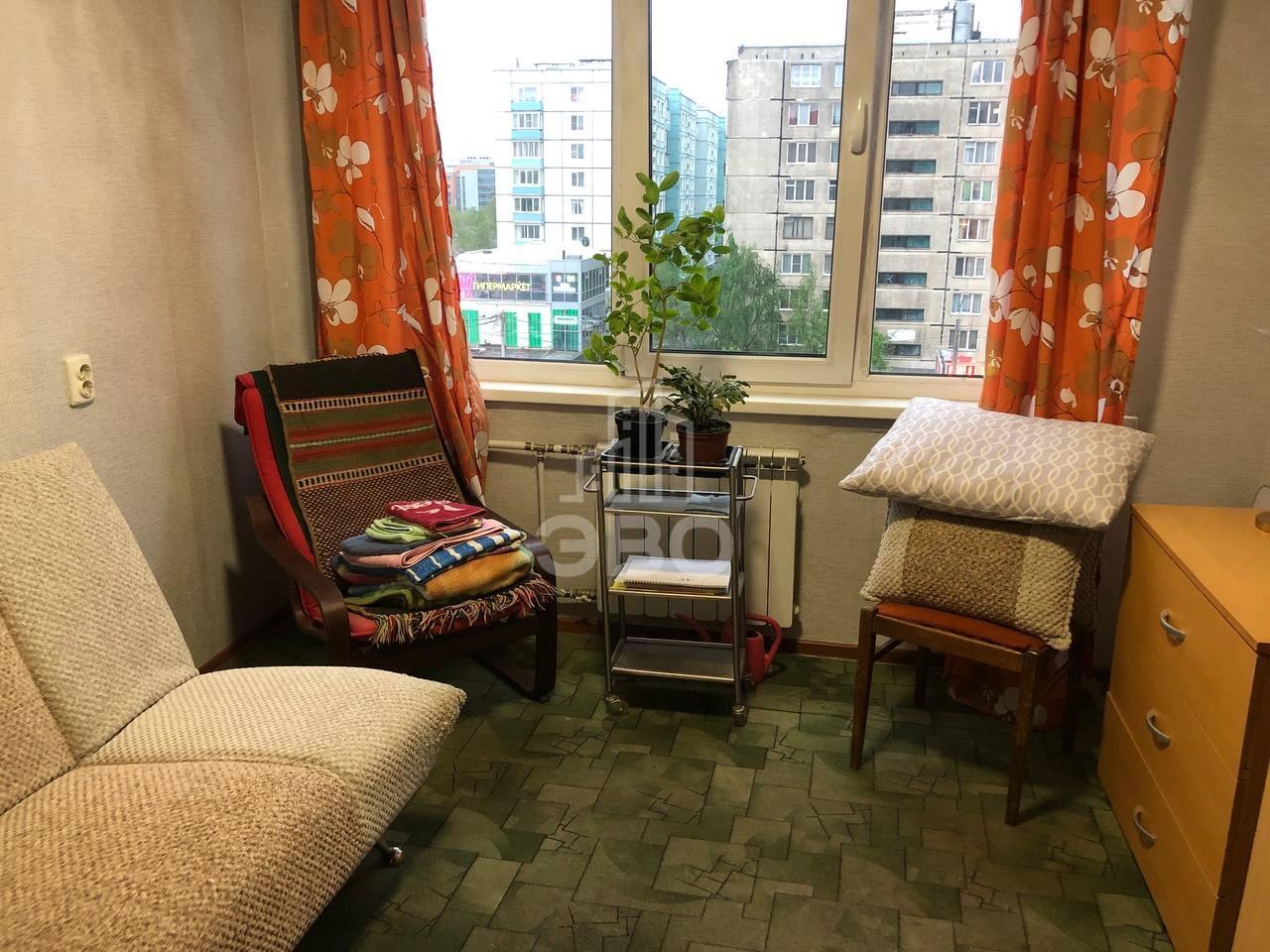 комната в Санкт-Петербурге по адресу: Дыбенко ул., 24, к 1