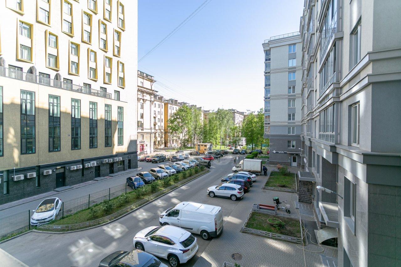 четырехкомнатная квартира в Санкт-Петербурге по адресу: Московский проспект, 73, к 4