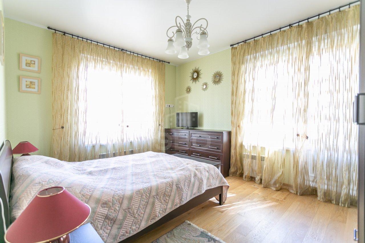 четырехкомнатная квартира в Санкт-Петербурге по адресу: Московский проспект, 73, к 4