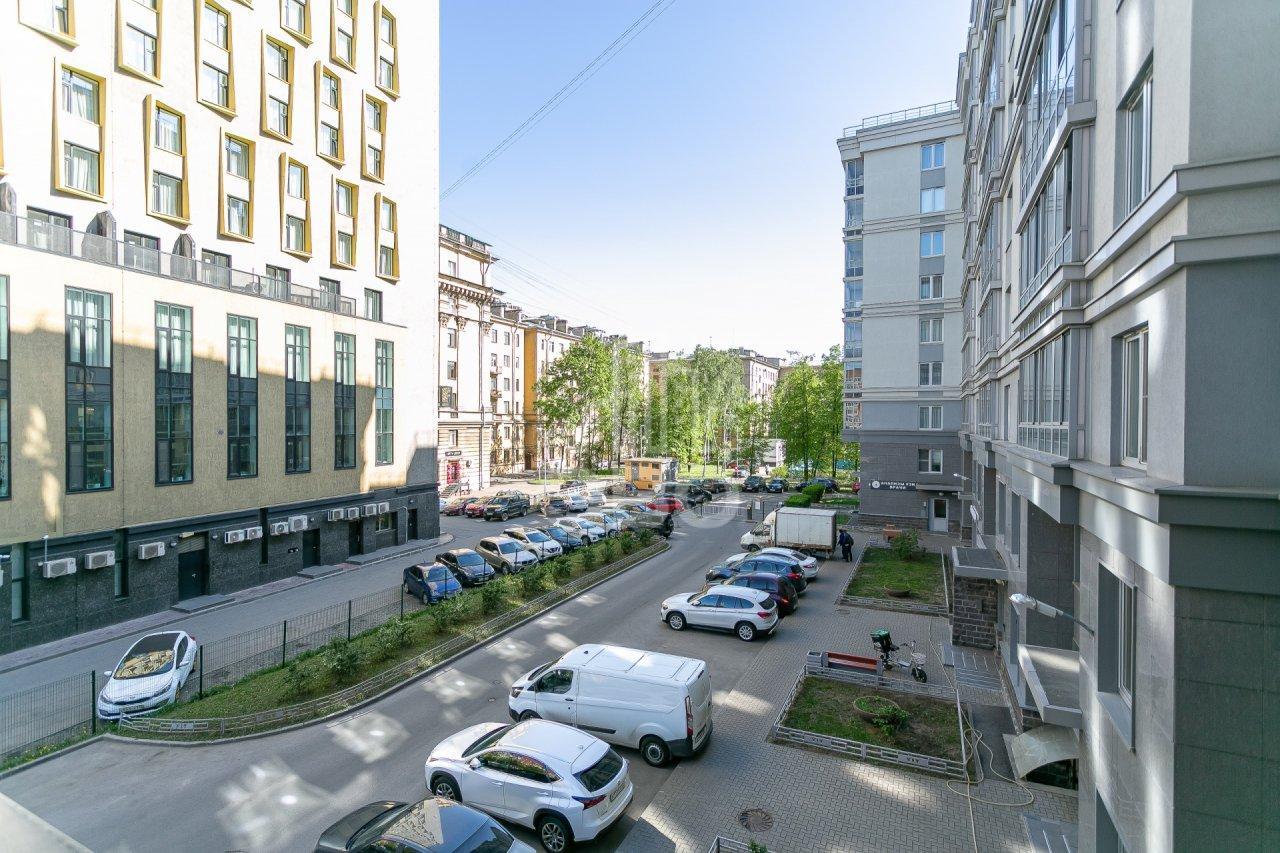 четырехкомнатная квартира в Санкт-Петербурге по адресу: Московский проспект, 73, к 4