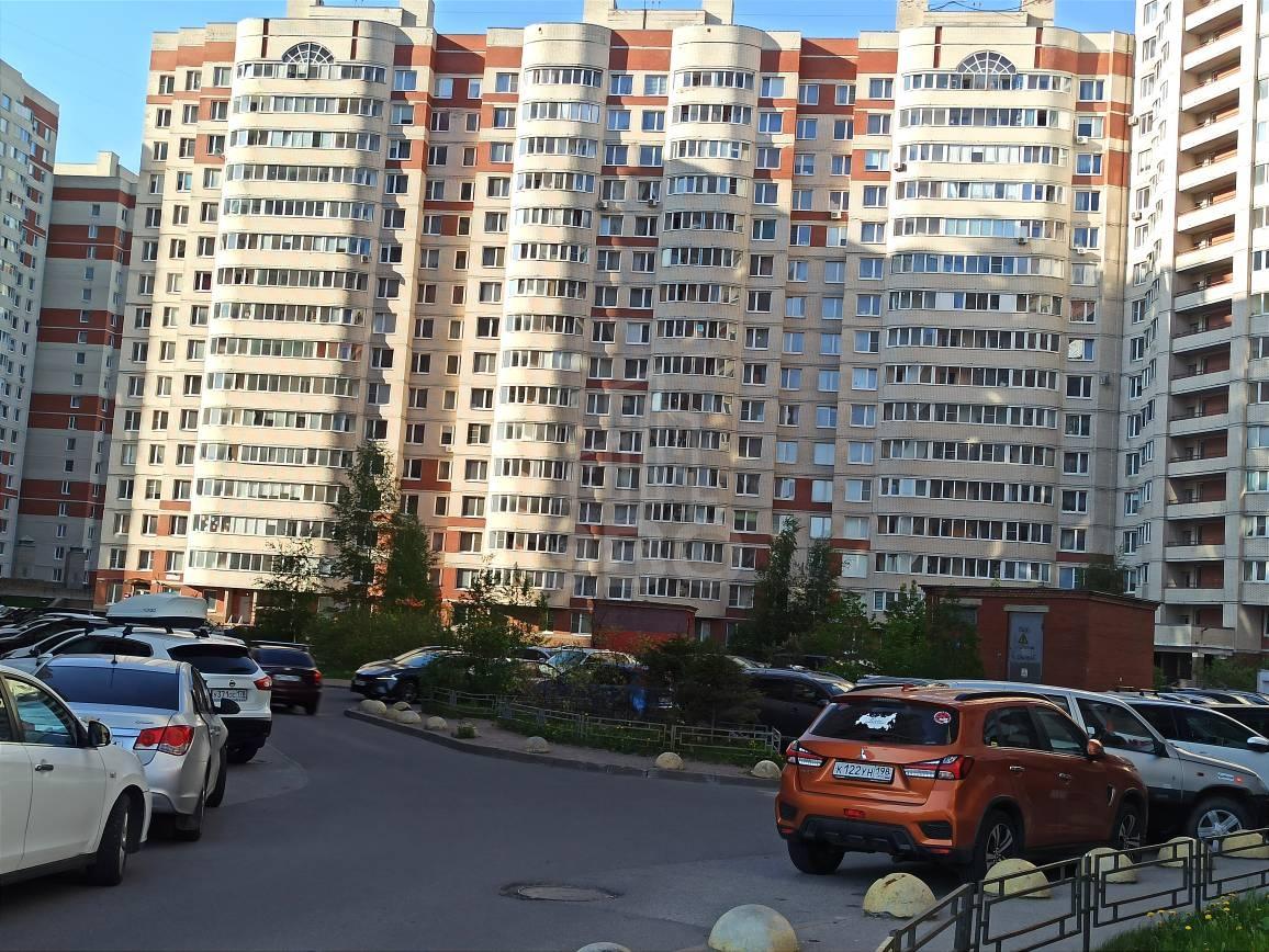 однокомнатная квартира в Санкт-Петербурге по адресу: Латышских Стрелков ул., 15, к 2