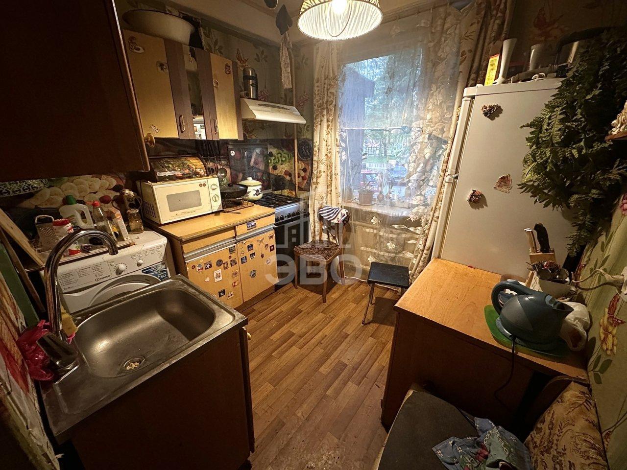 комната в Санкт-Петербурге по адресу: Художников проспект, 5, к 1