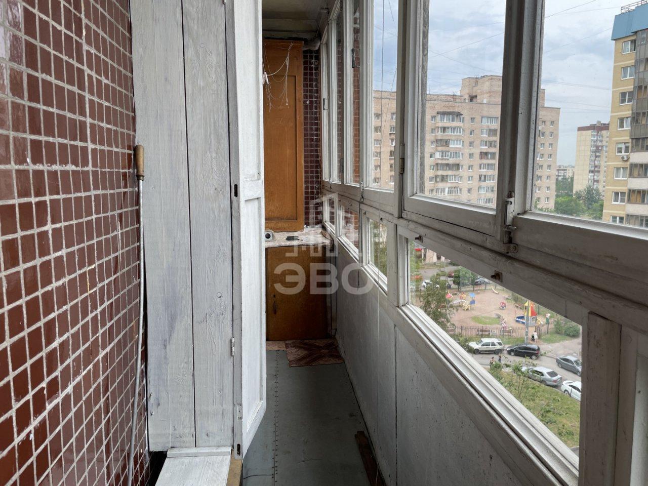 однокомнатная квартира в Санкт-Петербурге по адресу: Латышских Стрелков ул., 5, к 1