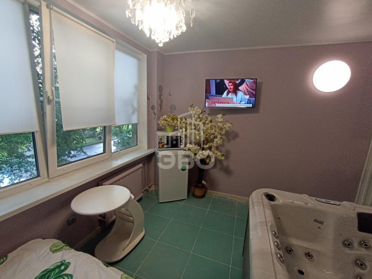 коммерция в Санкт-Петербурге по адресу: Купчинская ул., 8, к 1