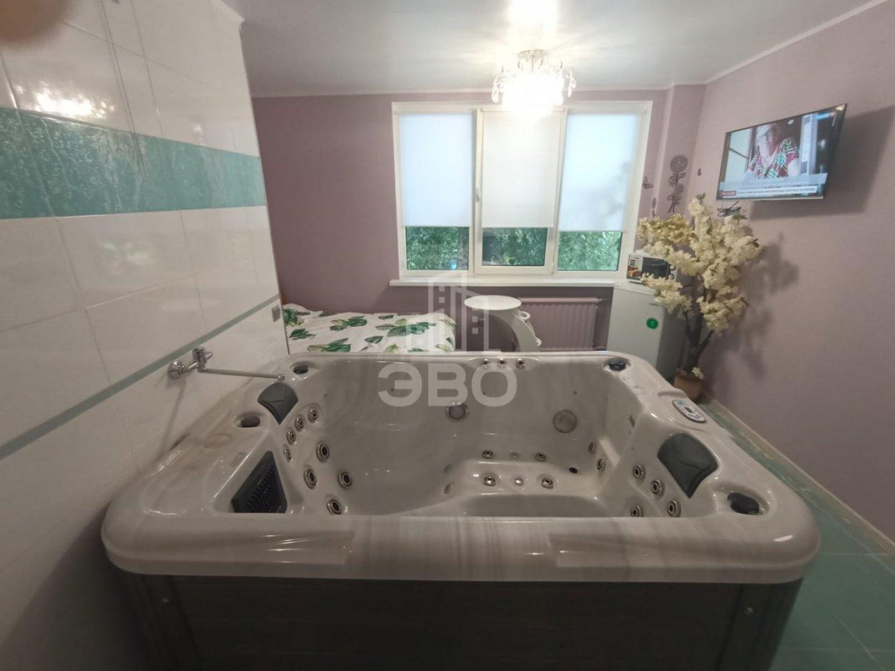 коммерция в Санкт-Петербурге по адресу: Купчинская ул., 8, к 1