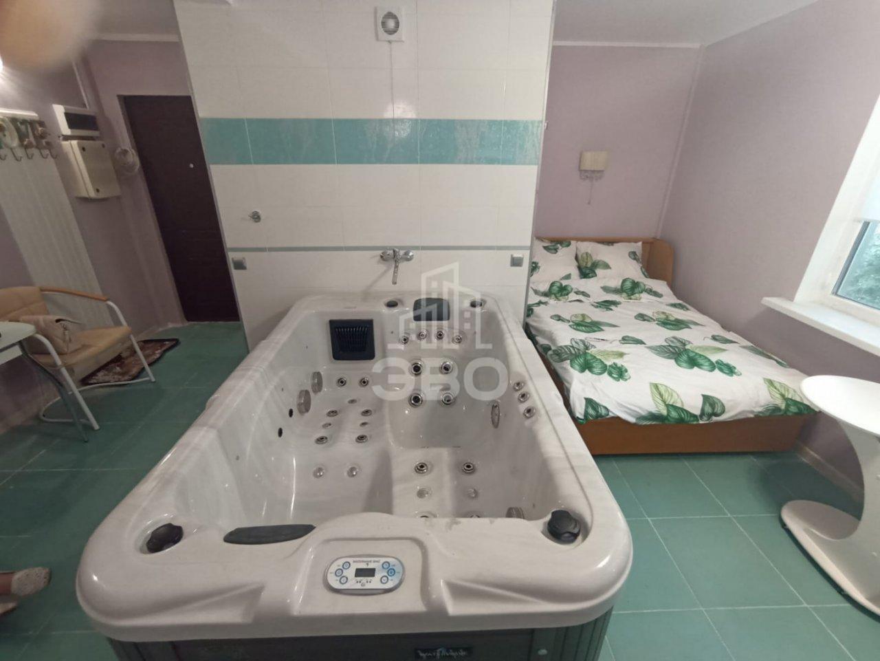 коммерция в Санкт-Петербурге по адресу: Купчинская ул., 8, к 1